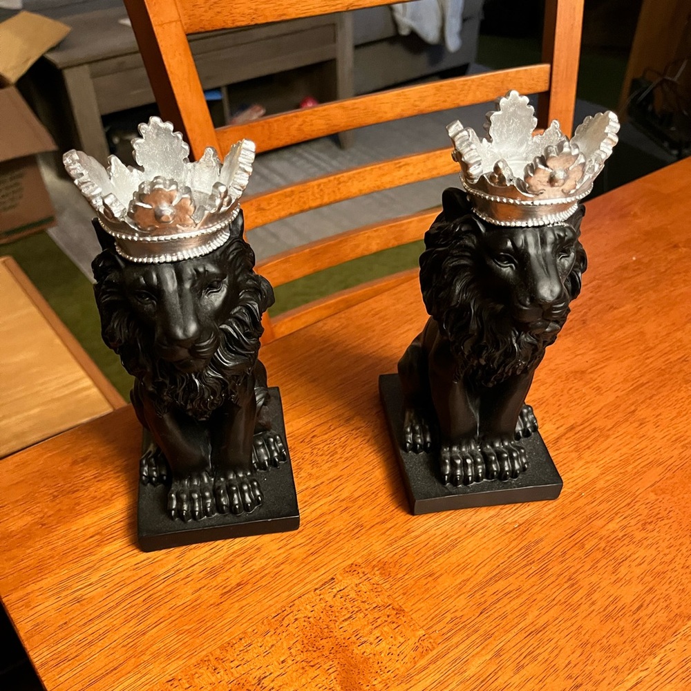Mini Lion Statue’s